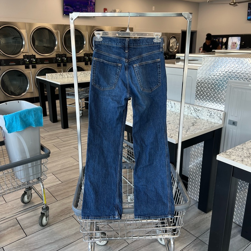 GAP BLUE DENIM FLARE SIZE 27 women’s jeans size 4 petite